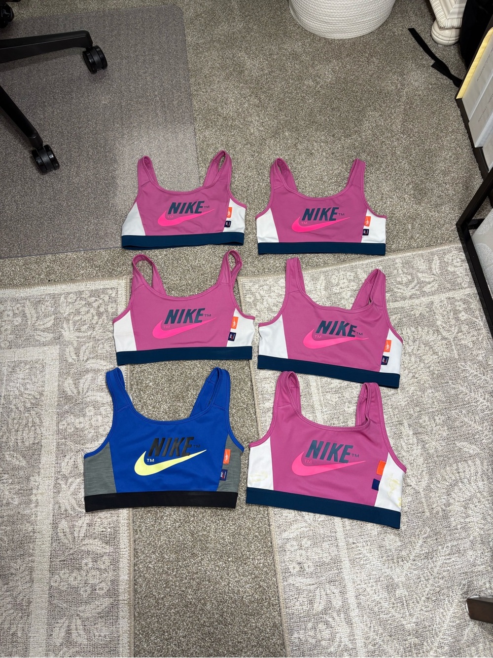 Nike swoosh icon clash sports bra x6